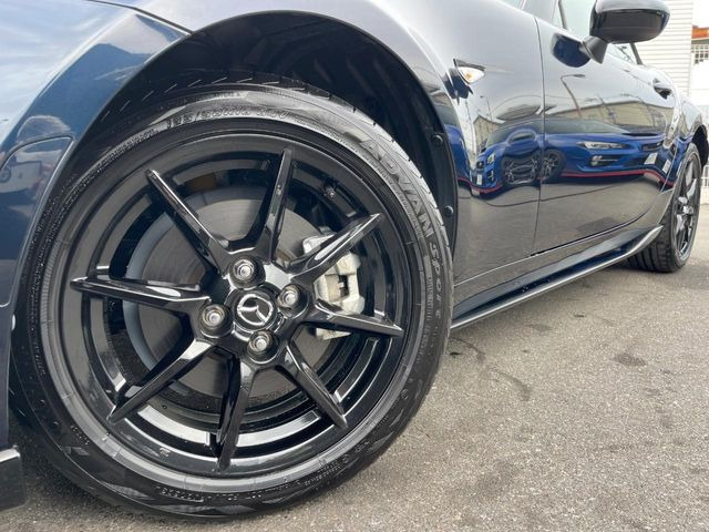 �y����16�C���`�A���~�z�C�[���z�O�ςɃ}�b�`���������A���~�z�C�[���𑕒����Ă���܂��B�e��ЊO�A���~�z�C�[����A�X�^�b�h���X�^�C�����戵�����Ă���܂��B���񂲑��k����������