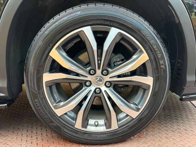 【純正20インチアルミホイール】外観にマッチした純正アルミホイールを装着しております。各種社外アルミホイールや、スタッドレスタイヤも取扱いしております。是非ご相談ください♪