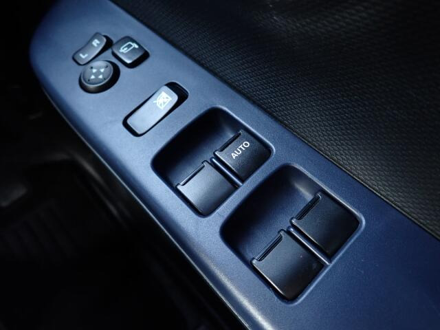 パワーウィンドウなので、窓の開閉もらくらくです!