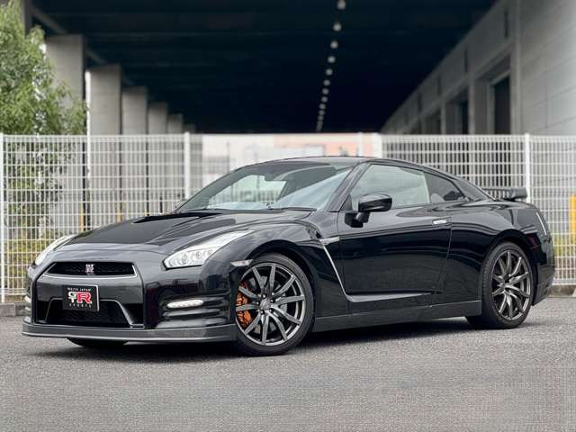 R35GT-R���X�Ƃ��āA�ԗ��̏�Ԃ���GT-R�Ƃ��Ă̓����܂ŁA���ԑI�тɑ΂��ăA�h�o�C�X�����Ē����Ă���܂��B����]�̓��e�̂��Ԃ����T�����鎖���\�ł��B�܂��͂��C�y�ɂ����k�������B