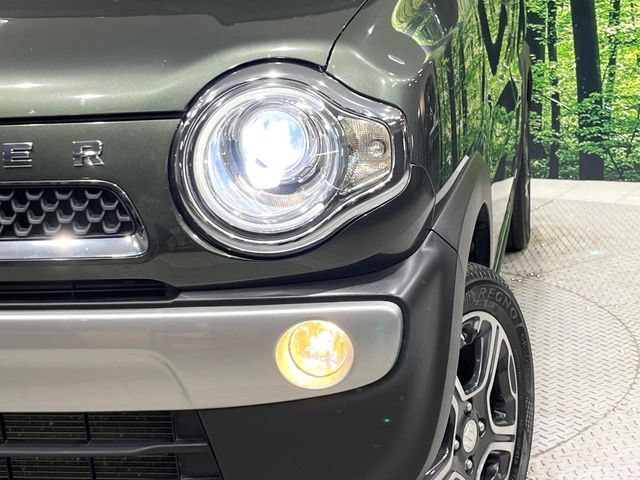 【HIDヘッドライト】非常に明るく前方を照らしてくれるので、悪天候や夜間の走行時も視界良好で安心してお乗りいただけます。