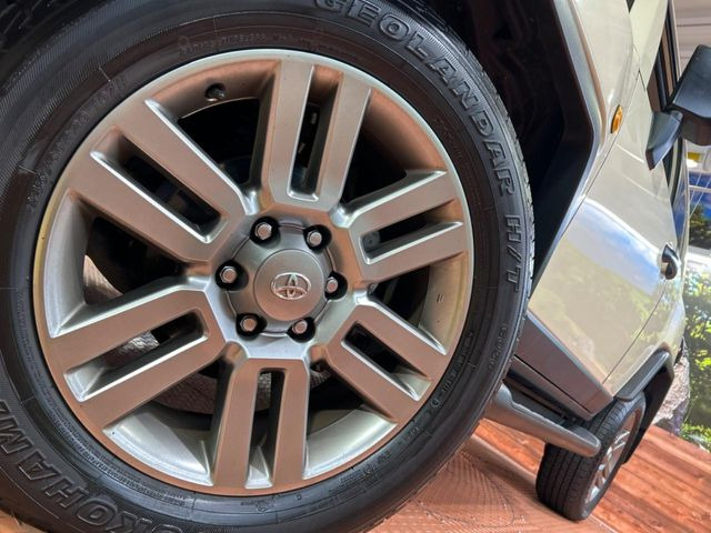 �y20�C���`�A���~�z�C�[���z�O�ςɃ}�b�`�����A���~�z�C�[���𑕒����Ă���܂��B�e��A���~�z�C�[����A�X�^�b�h���X�^�C�����戵�����Ă���܂��B���񂲑��k����������