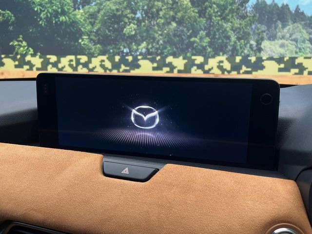 �y12.3�C���`�}�c�_�R�l�N�g�z�ԓ��̕��͋C�Ƀ}�b�`������^�f�B�X�v���C�B�X�}�z�ڑ��ł̃i�r�g�p��Bluetooth�Đ����A�l�X�ȋ@�\���y���߂܂��B�����I�ȃ_�C�������삪�\�ŁA�g��������ǍD�ł��B