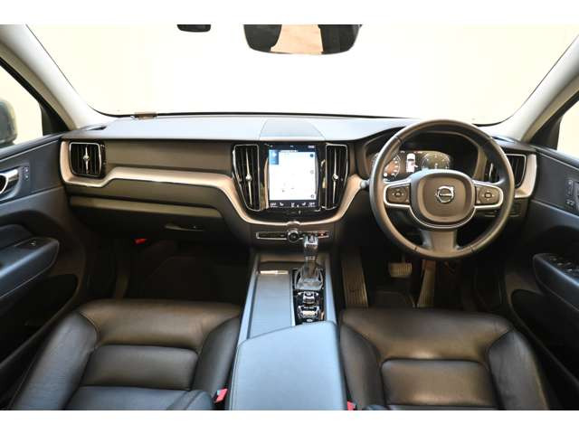 XC60D4 AWD モメンタム ディーゼル 4WD