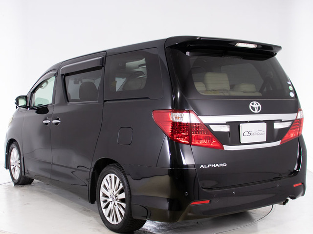 ★展示前点検実施★特殊な機材も用いて、全車点検を実施しております!