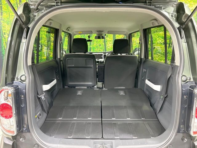 後席を格納すると、これだけの広さが!シーンに合わせたシートアレンジで、大きな荷物も積むことが出来ます♪