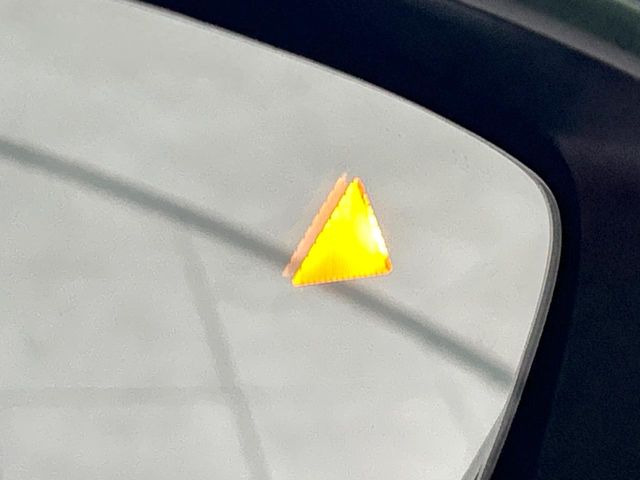 �y�u���C���h�X�|�b�g���j�^�����O�z���s���A�h�A�~���[�̎��p�ɂȂ�₷���ӏ��Ɍ㑱�Ԃ��ڋ߂���ƃT�C�h�~���[�t�߂Ɍx����\���A�h���C�o�[�ɒ��ӊ��N�����Ă���܂��B