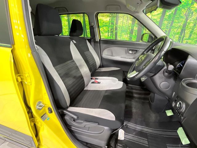 運転席シート廻りは使用感も少なく、良好な状態となっています。丁寧に使われていたことがよくわかりますね。