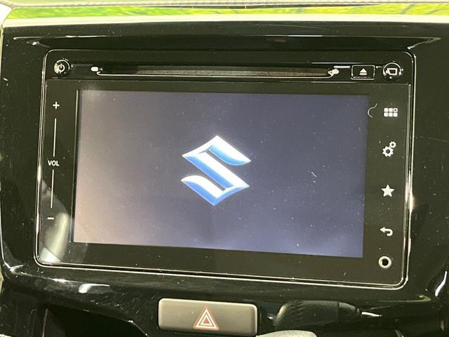 【メーカー純正ナビ】インテリアに溶け込むスタイリッシュな「専用設計」メーカーナビを装備♪視認性や操作性など基本性能にも優れ、より上質なカーライフをお楽しみいただけます。