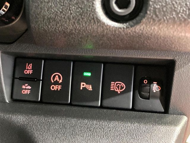 �y�X�Y�L �Z�[�t�e�B�T�|�[�g�z���s���ɑO���̎ԗ�����F�����A�Փ˂������Ȏ��͌x��ƃu���[�L�ŏՓˉ���Ɣ�Q�y�����A�V�X�g�B�����S�Ƀh���C�u�����y���݂��������܂��B