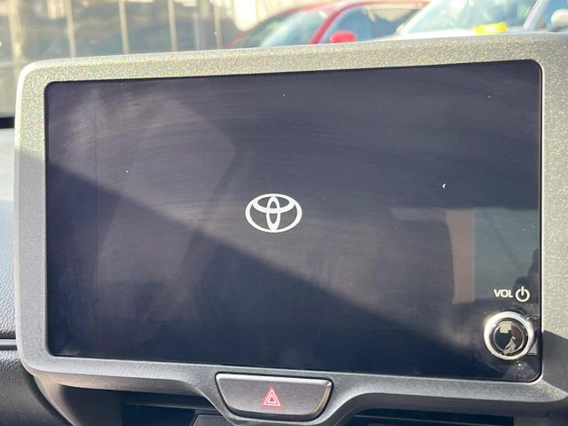 �y8�C���` �f�B�X�v���C�I�[�f�B�I�z���ʂ̃f�B�X�v���C��AppleCarPlay��AndroidAuto�����p�\�B�傫�ȉ�ʂŃX�}�z�i�r�A�v���������p���������܂���