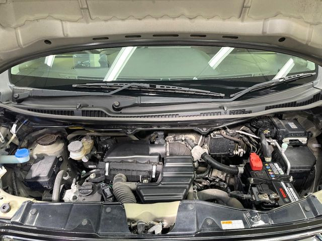 親切・丁寧な専門メカニックスタッフが応対!・車検・点検整備・事故等の修理などアフターサービスも安心。お車のカスタマイズもネクステージのサービススタッフまでご相談ください!