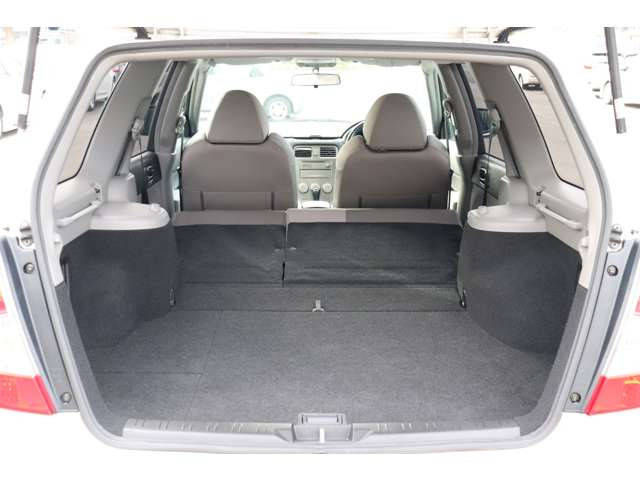 2列目をたおしていただくと広々空間に!