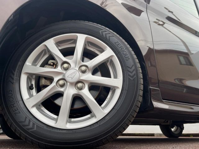 �y����14�C���`�A���~�z�C�[���z�O�ςɃ}�b�`���������A���~�z�C�[���𑕒����Ă���܂��B�e��ЊO�A���~�z�C�[����A�X�^�b�h���X�^�C�����戵�����Ă���܂��B���񂲑��k����������