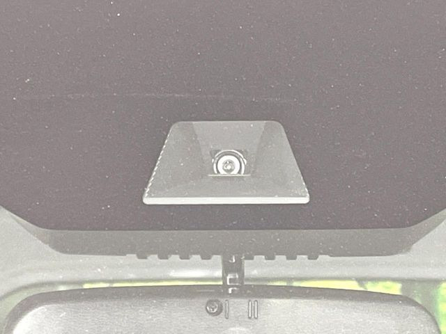 �y�z���_�Z���V���O�z���s���ɑO���̎ԗ�����F�����A�Փ˂������Ȏ��͌x��ƃu���[�L�ŏՓˉ���Ɣ�Q�y�����A�V�X�g�B�����S�Ƀh���C�u�����y���݂��������܂��B