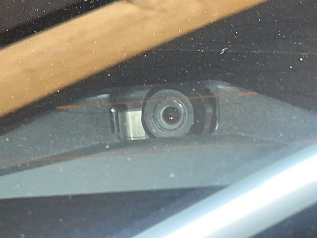 �y�g���^�Z�[�t�e�B�Z���X�z���s���ɑO���̎ԗ�����F�����A�Փ˂������Ȏ��͌x��ƃu���[�L�ŏՓˉ���Ɣ�Q�y�����A�V�X�g�B�����S�Ƀh���C�u�����y���݂��������܂��B