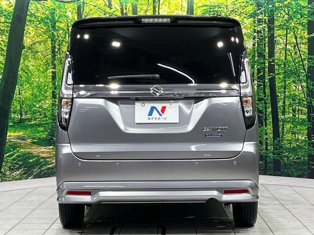 安心の最長10年・走行無制限保証(有償)をご用意。保証内容も充実はもちろん、無料点検&オイル交換や、年中無休の全国・24時間ロードサービスも付帯されておりますのでご安心下さい。