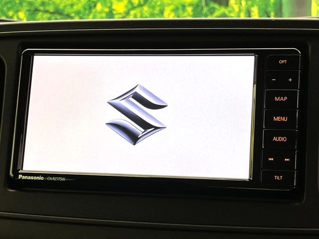 �y�����i�r�z�l�C�̏����i�r�𑕔����Ă���܂��B�i�r�̎g���₷���͂������A�I�[�f�B�I�@�\���[��!�L�����v�◷�s�͂������A�ʋ΂┃�����ȂǕ��i�̃h���C�u���y�����Ȃ�͂���