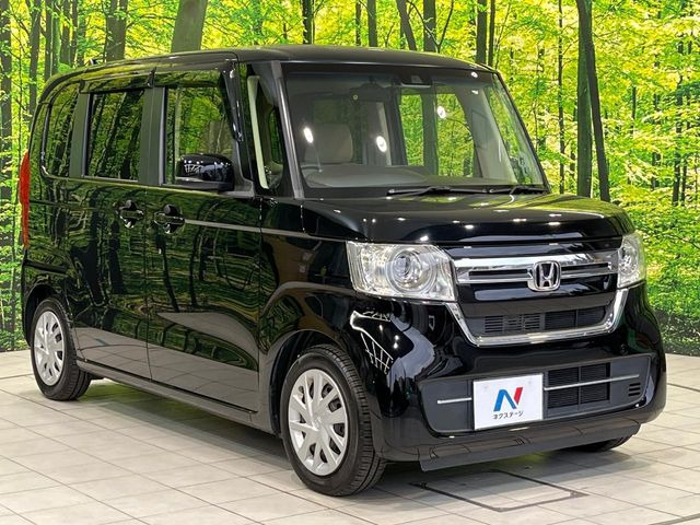 高透明度のガラス皮膜で撥水はもちろん、上質なツヤ・光沢を実現。紫外線や酸性雨から大切な愛車を保護し、色あせ・劣化を防止。「弾スプラッシュコート」、「弾プリミッサコート」からお選びいただけます。