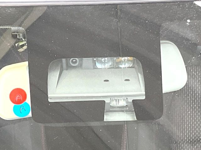 �y�X�Y�L �Z�[�t�e�B�T�|�[�g�z���s���ɑO���̎ԗ�����F�����A�Փ˂������Ȏ��͌x��ƃu���[�L�ŏՓˉ���Ɣ�Q�y�����A�V�X�g�B�����S�Ƀh���C�u�����y���݂��������܂��B