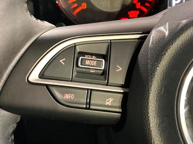 �y�X�e�A�����O�X�C�b�`�z�^�]���A�O������ڐ������炷���ƂȂ��A�I�[�f�B�I���̑��삪�\�ȕ֗��@�\!���S&���K�ȃh���C�u�����o���Ă���܂���