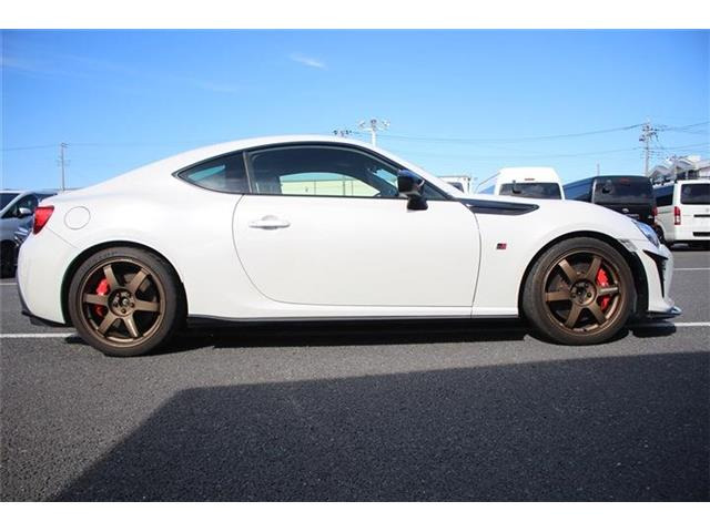 ���Ǝҗl�ւ̔̔��͂��f�肳���Ă��������܂��B �Ԍ������ԗ��̏ꍇ�́A�Ԍ����擾�������x�������z�ŕ\�����Ă���܂��B