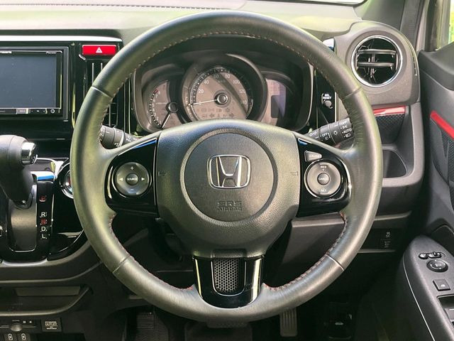 �y�X�e�A�����O�X�C�b�`�z�^�]���A�O������ڐ������炷���ƂȂ��A�I�[�f�B�I���̑��삪�\�ȕ֗��@�\!���S&���K�ȃh���C�u�����o���Ă���܂���