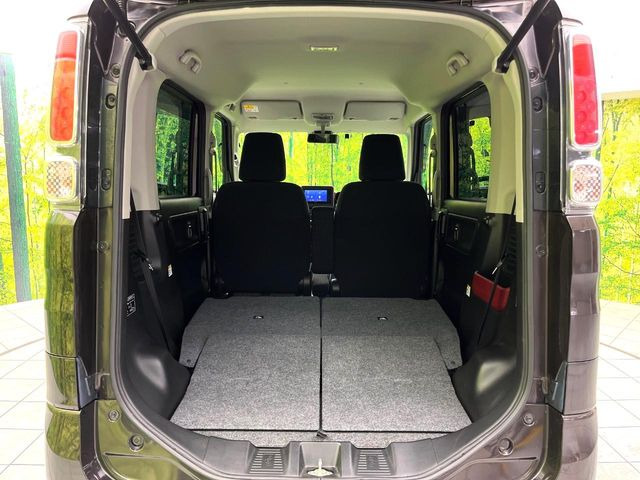 ���i�̂���������ʋ΁A���}���ɏ\���ȉ׎��X�y�[�X���m�ۂ��Ă���܂��B�Z�J���h�V�[�g��|���ƁA�傫�ȉו��̐ύڂ��\�ł���