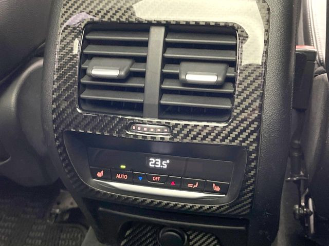 ���S�ȃV�[�g�q�[�^�[:���������ӂ�郌�U�[�V�[�g�ɁA�O�ȁE��ȂɃV�[�g�q�[�^�[�𓋍ڂ��Ă���܂��B