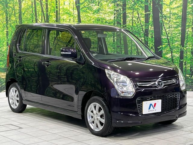 高透明度のガラス皮膜で撥水はもちろん、上質なツヤ・光沢を実現。紫外線や酸性雨から大切な愛車を保護し、色あせ・劣化を防止。「弾スプラッシュコート」、「弾プリミッサコート」からお選びいただけます。