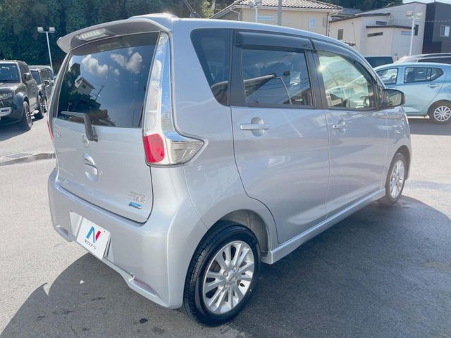 ☆全国のネクステージからお取り寄せが可能※!遠方の店舗に展示してあるクルマが気になる場合も、最寄りの店舗でご覧いただくことが可能です!是非私たちに要望をお聞かせください!※別途費用