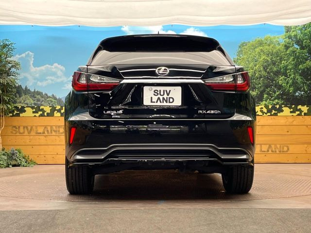 安心の最長10年・走行無制限保証(有償)をご用意。保証内容も充実はもちろん、無料点検&オイル交換や、年中無休の全国・24時間ロードサービスも付帯されておりますのでご安心下さい。