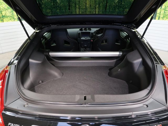 ���i�̂���������ʋ΁A���}���ɏ\���ȉ׎��X�y�[�X���m�ۂ��Ă���܂���