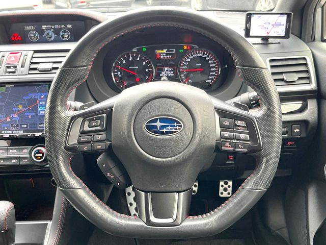 �y�����v�����X�e�A�����O�z�㎿�Ȋv���g�p���邱�ƂŁA��ɂ����������݂ƂĂ��^�]���₷���n���h���ł���