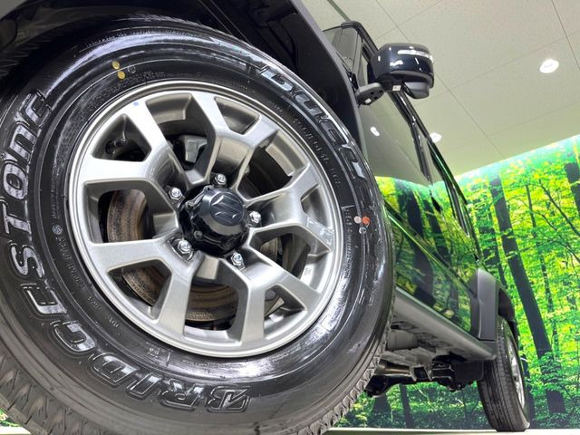 �y����15�C���`�A���~�z�C�[���z�O�ςɃ}�b�`���������A���~�z�C�[���𑕒����Ă���܂��B�e��ЊO�A���~�z�C�[����A�X�^�b�h���X�^�C�����戵�����Ă���܂��B���񂲑��k����������