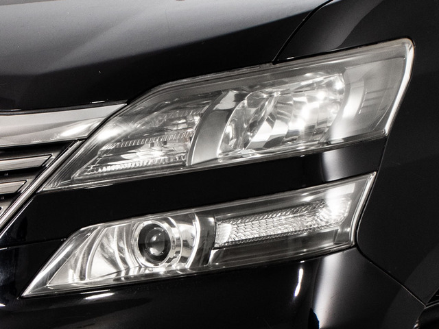 ★HIDヘッドライト★明るさ、視認性抜群!LEDへの換装もお任せください!