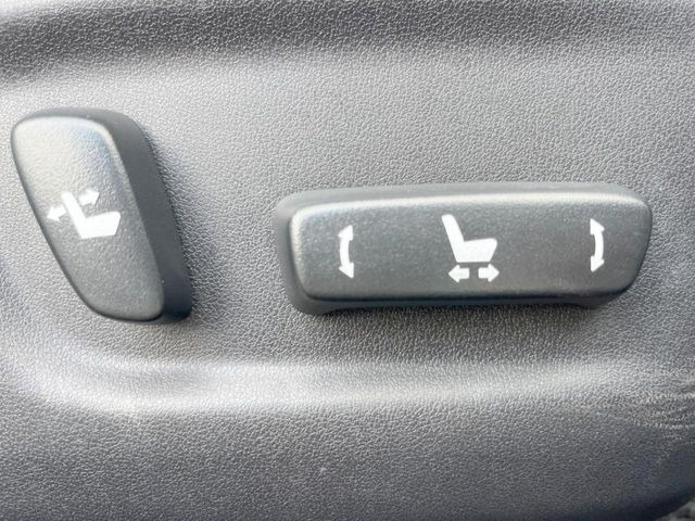 【パワーシート】スイッチ一つで簡単にシートの微調整が可能!電動だから力もいりません!快適なシートポジションにセットして、快適なドライブをお楽しみください。