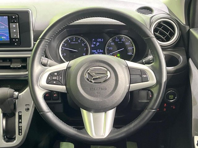 ステアリングも使用感が少なく、きれいな状態となっております♪