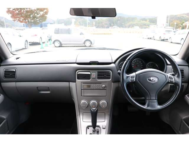 とても運転しやすい車内設計!