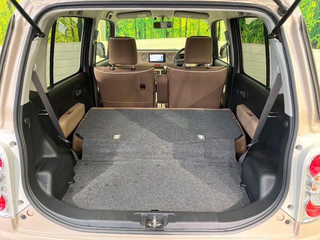 ���i�̂���������ʋ΁A���}���ɏ\���ȉ׎��X�y�[�X���m�ۂ��Ă���܂��B�Z�J���h�V�[�g��|���ƁA�傫�ȉו��̐ύڂ��\�ł���