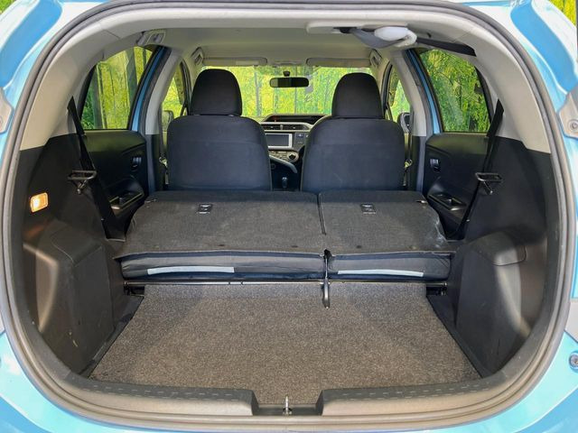 ���i�̂���������ʋ΁A���}���ɏ\���ȉ׎��X�y�[�X���m�ۂ��Ă���܂��B�Z�J���h�V�[�g��|���ƁA�傫�ȉו��̐ύڂ��\�ł���