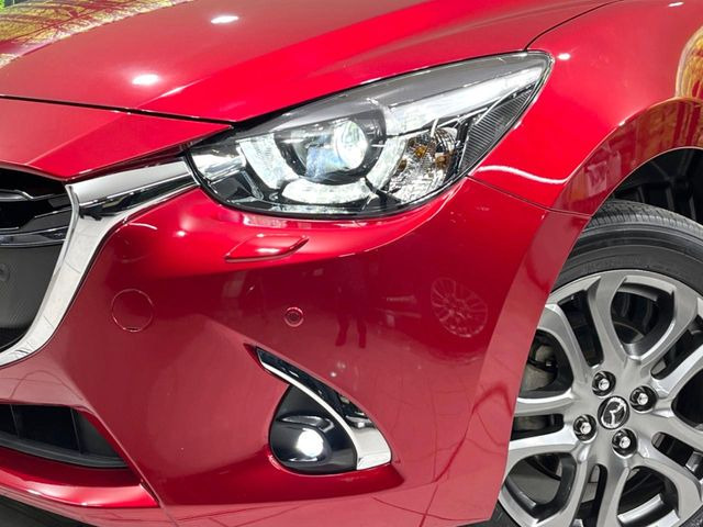 �yLED�w�b�h���C�g�z���V����ԑ��s�����ǍD�Ȏ��E���m�ۂ����S���ĉ^�]�ł��鍂�P�xLED�w�b�h���C�g�𑕔�!�_�����x�������A����d�͂��}�����Ă��܂��B