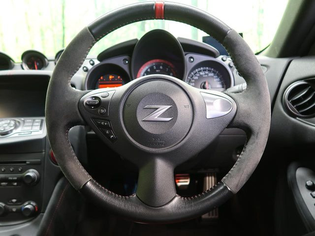 �y�X�G�[�h�X�e�A�����O�z����ɂ����f�ނ��̗p����A�O���b�v���\�ɗD�ꂽ�X�e�A�����O�ł��B�n���h�����O���̑��쐫�����サ�A���S�E���S�ȑ��s�ɍv�����܂��B���������ӂ�錩���ڂ������ł��ˁ�