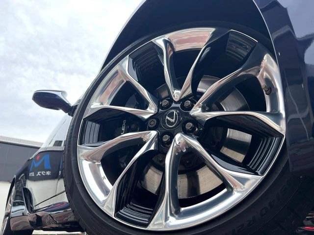 �y����21�C���`�A���~�z�C�[���z�O�ςɃ}�b�`���������A���~�z�C�[���𑕒����Ă���܂��B�e��ЊO�A���~�z�C�[����A�X�^�b�h���X�^�C�����戵�����Ă���܂��B���񂲑��k����������