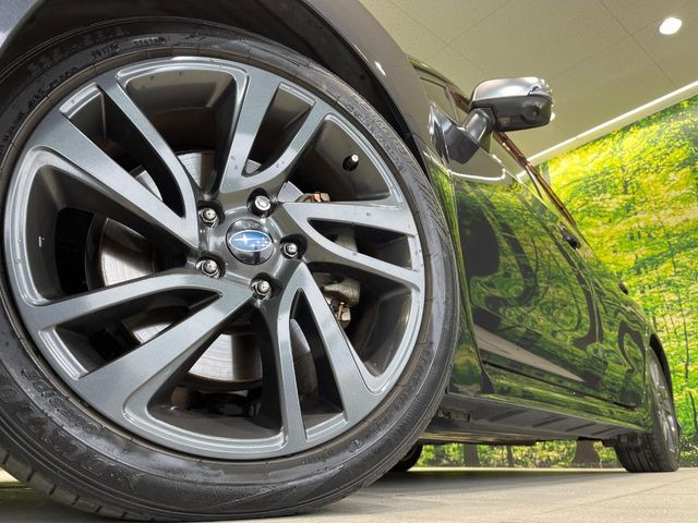 �y����18�C���`�A���~�z�C�[���z�O�ςɃ}�b�`���������A���~�z�C�[���𑕒����Ă���܂��B�e��ЊO�A���~�z�C�[����A�X�^�b�h���X�^�C�����戵�����Ă���܂��B���񂲑��k����������