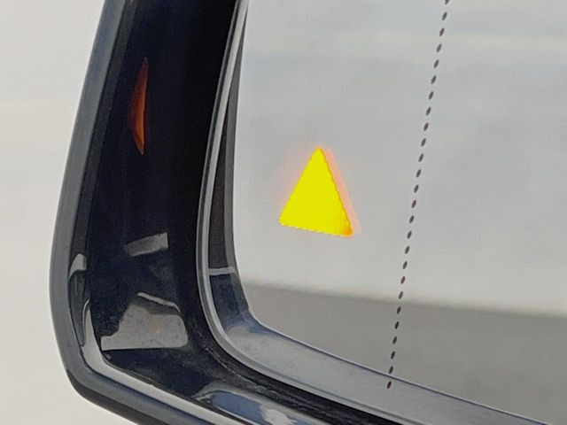 ���u���C���h�A�V�X�g�Z���T�[:���p����̎Ԃ����m���A�h���C�o�[���Ԑ��ύX���s���ۂɁA�x�����Ƌ��ɒ��ӂ𑣂��Ă������S�x���@�\�ł�!