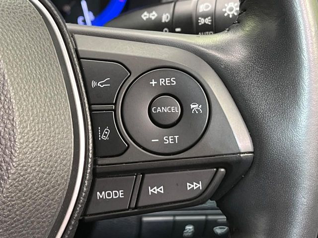 【レーダークルーズコントロール】高速道路での長距離走行が楽に!!自動で速度を保つクルーズコントロールが、衝突軽減システムと連携し、前方の車両を感知して車間を保つように速度調節してくれます!!