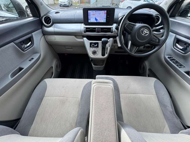 ☆納車までに車両美装など専任スタッフが作業いたします☆ 内装はスチーム洗浄をはじめ、できるだけ気分よくお乗りいただけるよう美装いたします!外装は機械で磨きをかけて、ワックスコーティングをかけています。