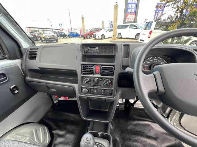 この度はオートサルーン羽山の在庫車をご覧いただきありがとうございます。多くのお客様にご支持いただき創業46年を迎えました。これからも多くの皆様に支持いただけるようお車をお届けします。