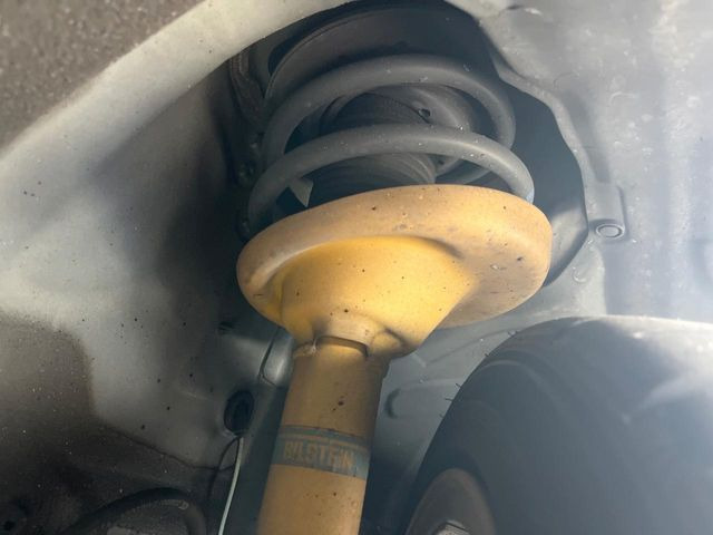 【グレード専用ビルシュタイン製ダンパー】